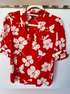 Ann Taylor Factory Red Floral V-Neck Puff Sleeve Blouse